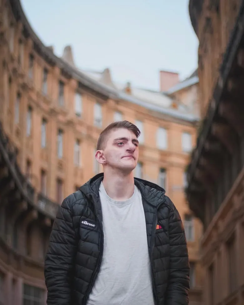 Kövecsi Bence